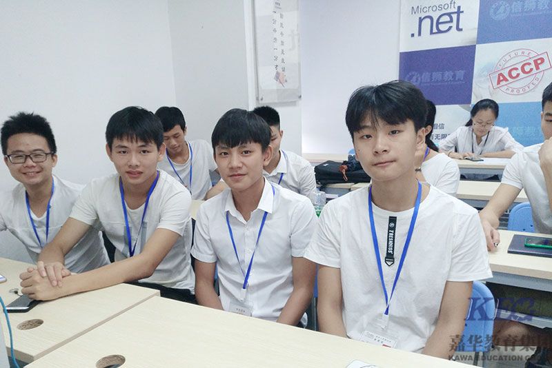 祝賀北大青鳥信獅教育軟件開發(fā)專業(yè)T148班開班