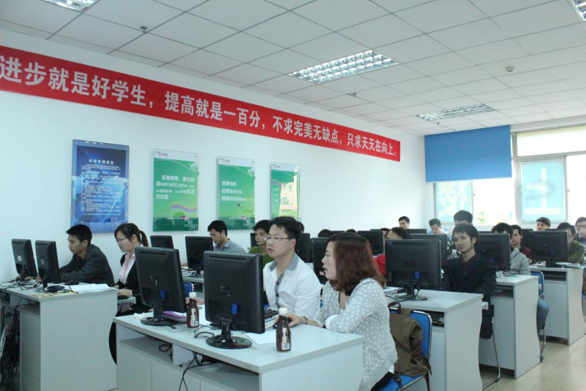 深圳信獅學校學什么好